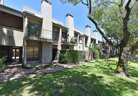 10811 Richmond Avenue 52 Houston TX 77042