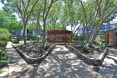 10811 Richmond Avenue 52 Houston TX 77042