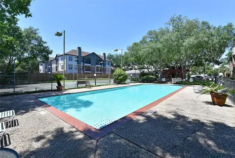 10811 Richmond Avenue 52 Houston TX 77042