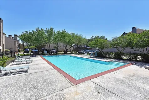 10811 Richmond Avenue 52 Houston TX 77042