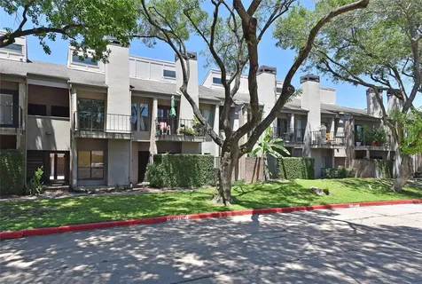 10811 Richmond Avenue 52 Houston TX 77042