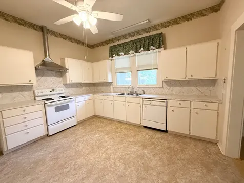 405 S 10th Street Crockett TX 75835