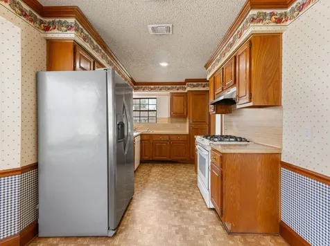 3002 El Camino Street Bay City TX 77414
