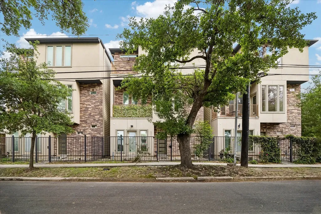 4833 Chenevert Street Houston TX 77004