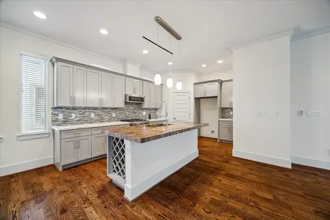 4833 Chenevert Street Houston TX 77004