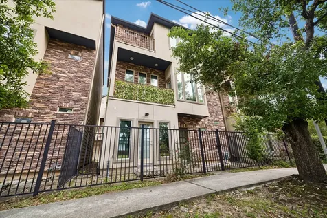 4833 Chenevert Street Houston TX 77004