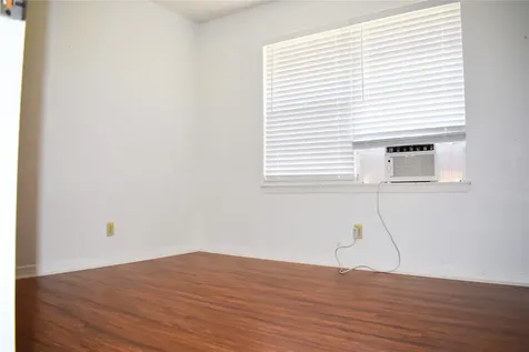 5126 Beechnut Street Houston TX 77096