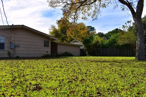 5126 Beechnut Street Houston TX 77096