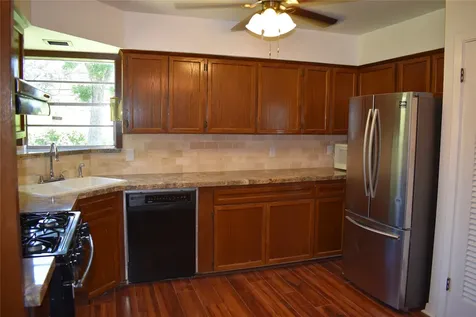 5126 Beechnut Street Houston TX 77096