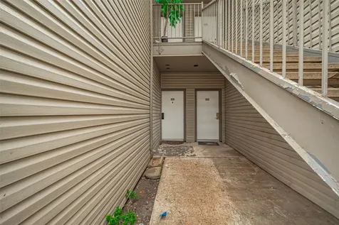 9707 Richmond Avenue 103 Houston TX 77042