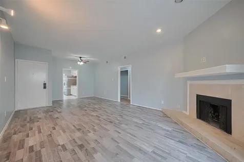 9707 Richmond Avenue 103 Houston TX 77042