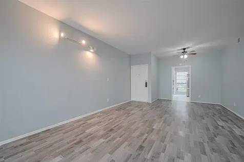 9707 Richmond Avenue 103 Houston TX 77042