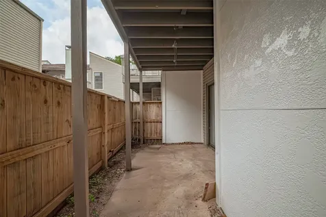 9707 Richmond Avenue 103 Houston TX 77042