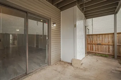 9707 Richmond Avenue 103 Houston TX 77042