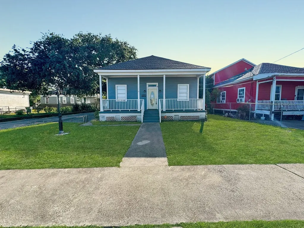1327 33rd Street Galveston TX 77550