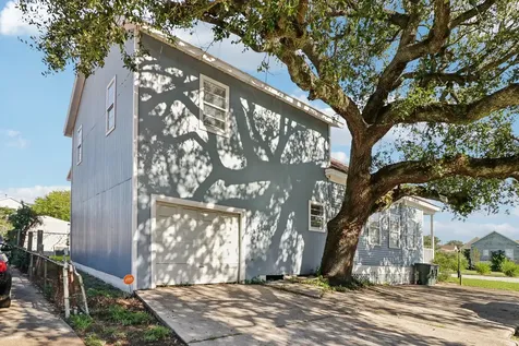 1327 33rd Street Galveston TX 77550