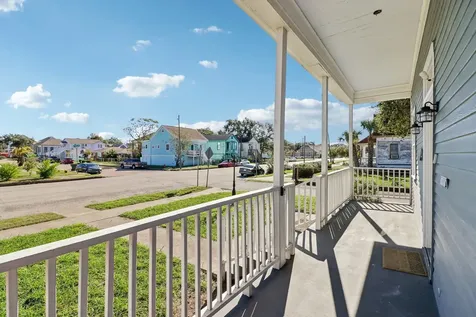 1327 33rd Street Galveston TX 77550