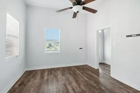 1327 33rd Street Galveston TX 77550