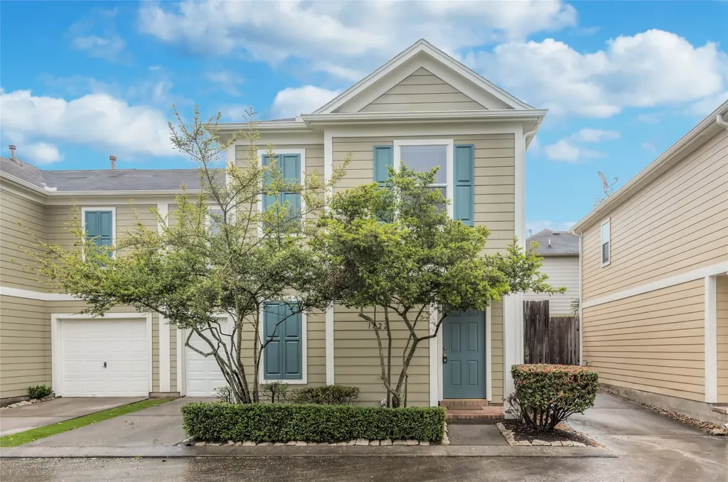1722 Redwing Bluff Drive Houston TX 77009