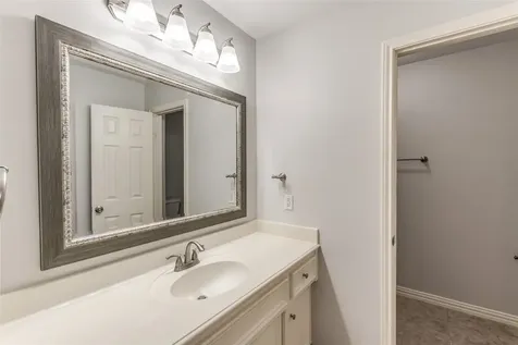 1722 Redwing Bluff Drive Houston TX 77009