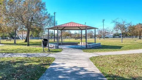 1722 Redwing Bluff Drive Houston TX 77009