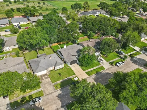 10415 Towne Oak Lane Sugar Land TX 77498