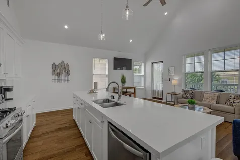 2305 67th Street Galveston TX 77551