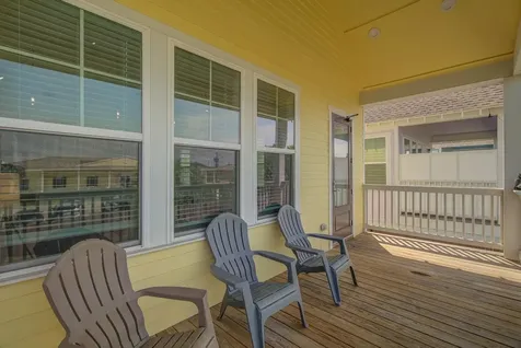 2305 67th Street Galveston TX 77551