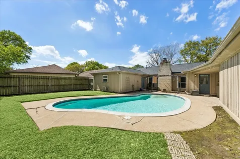 1018 El Dorado Boulevard Houston TX 77062
