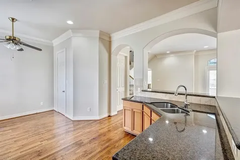 2514 Maxroy Street Houston TX 77007
