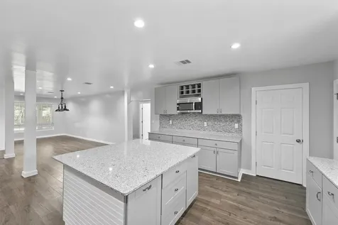 381 County Road 3404 Cleveland TX 77327