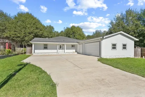 381 County Road 3404 Cleveland TX 77327
