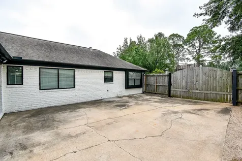 14406 Chevy Chase Drive Houston TX 77077