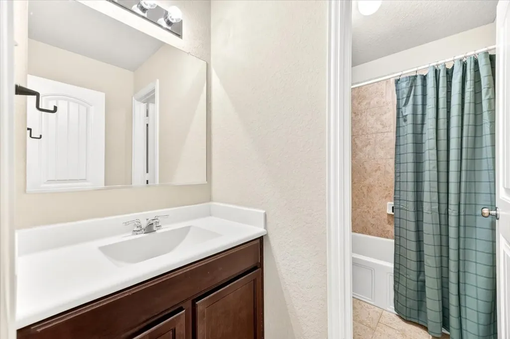 5611 Briar Knoll New Braunfels TX 78132