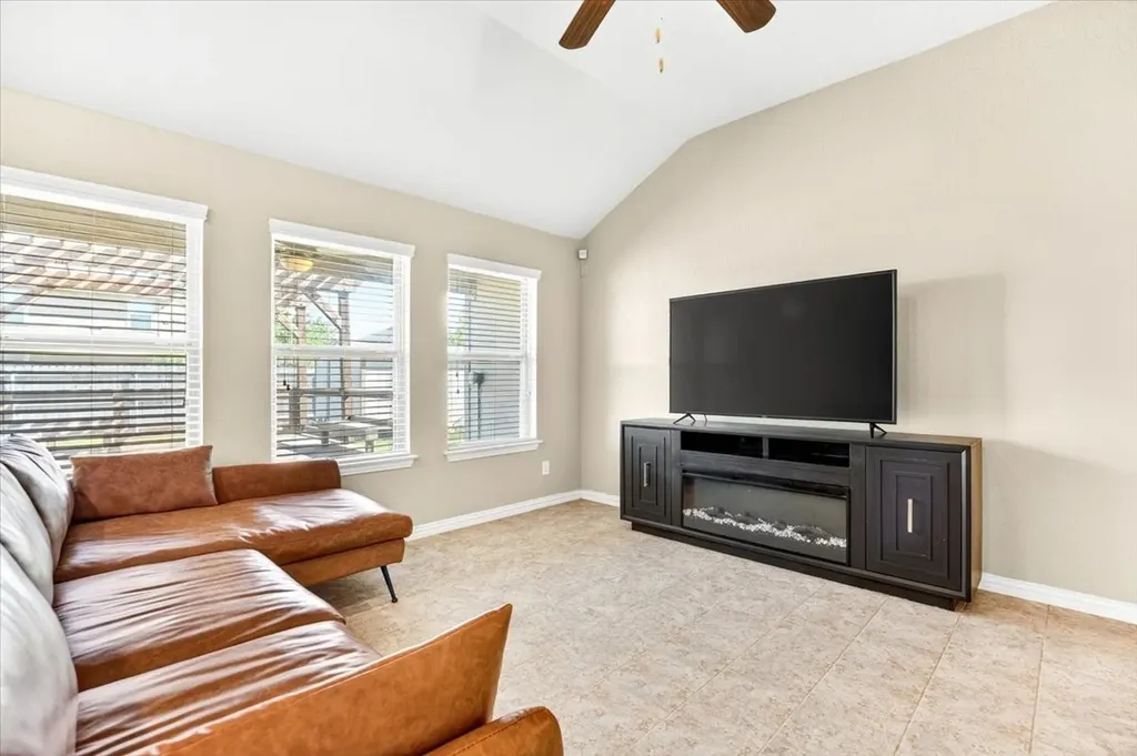 5611 Briar Knoll New Braunfels TX 78132