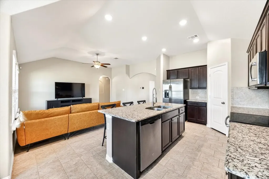 5611 Briar Knoll New Braunfels TX 78132