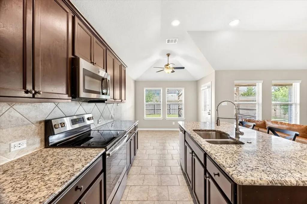 5611 Briar Knoll New Braunfels TX 78132