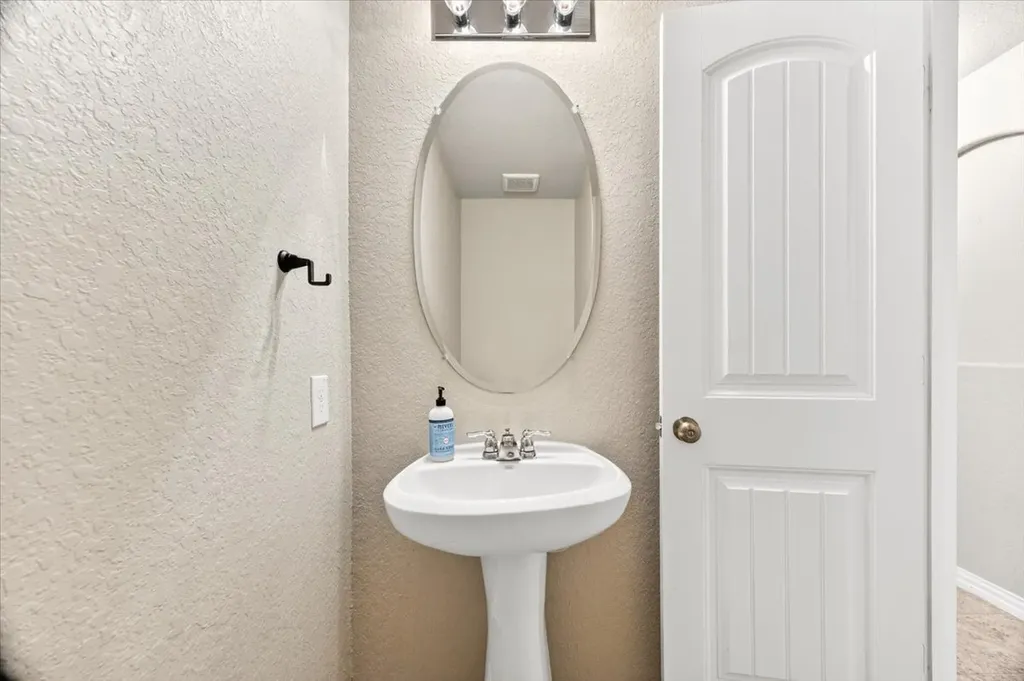 5611 Briar Knoll New Braunfels TX 78132