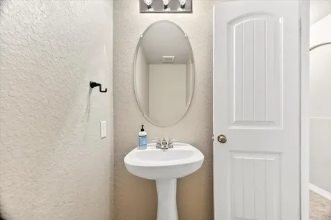 5611 Briar Knoll New Braunfels TX 78132