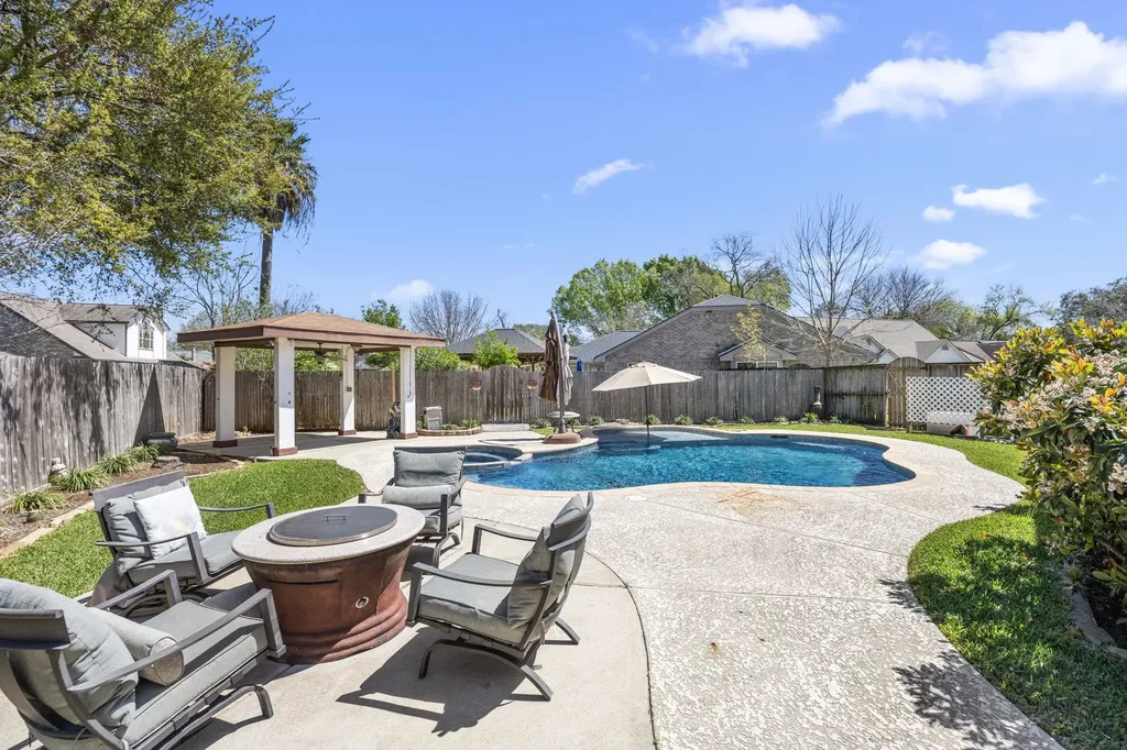 2419 Pebbledowne Circle Sugar Land TX 77478