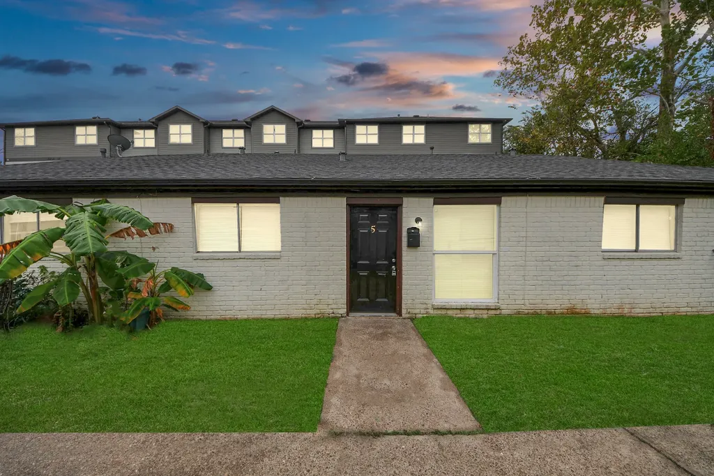 1736 Crestdale Drive 5 Houston TX 77080