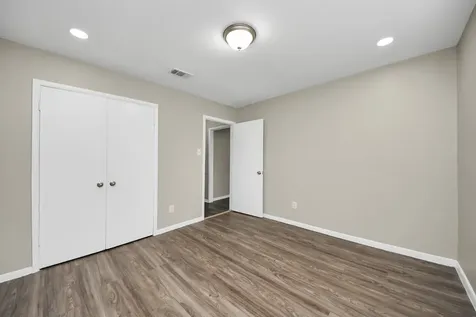 1736 Crestdale Drive 5 Houston TX 77080
