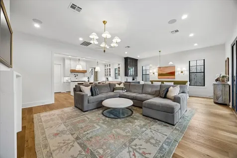 1806 Cheshire Lane Houston TX 77018
