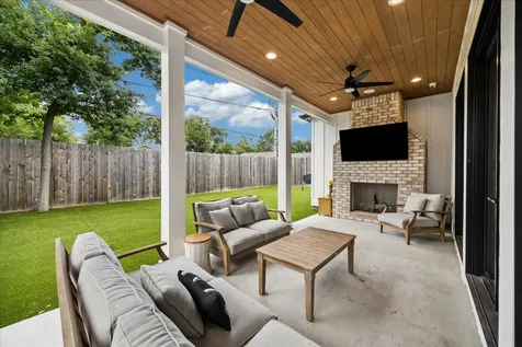 1806 Cheshire Lane Houston TX 77018