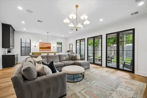 1806 Cheshire Lane Houston TX 77018