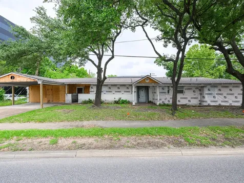 4660 Spruce Street Bellaire TX 77401