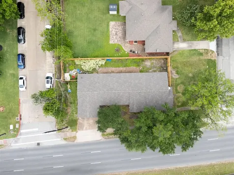 4660 Spruce Street Bellaire TX 77401