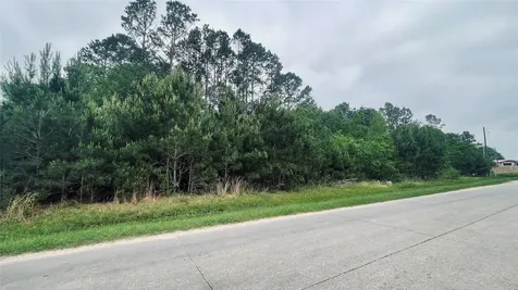 1149 County Road 5010 Cleveland TX 77327