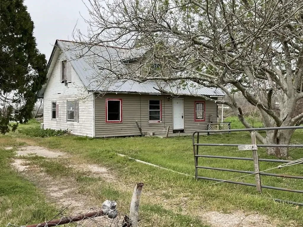 2739 Oyster Creek Bend Freeport TX 77541