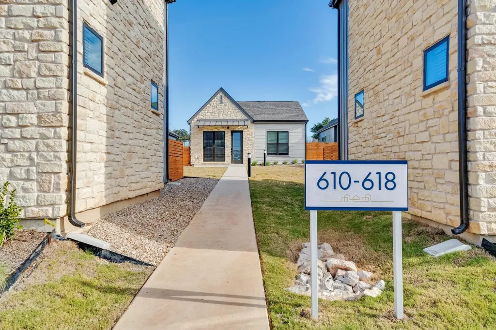 1601-342 Mustang Drive Marble Falls TX 78654